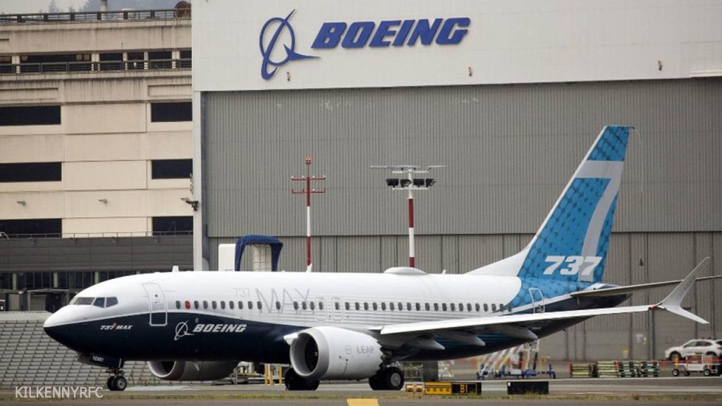 โบอิ้ง จะลดพนักงานในสำนักงาน 2,000 คน ผู้ผลิตเครื่องบินโบอิ้งวางแผนที่จะปลดพนักงานประมาณ 2,000 ตำแหน่งในด้านการเงินและทรัพยากร